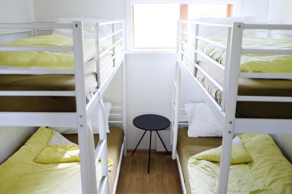Fagrahlid Guesthouse Хвольсведлюр Номер фото